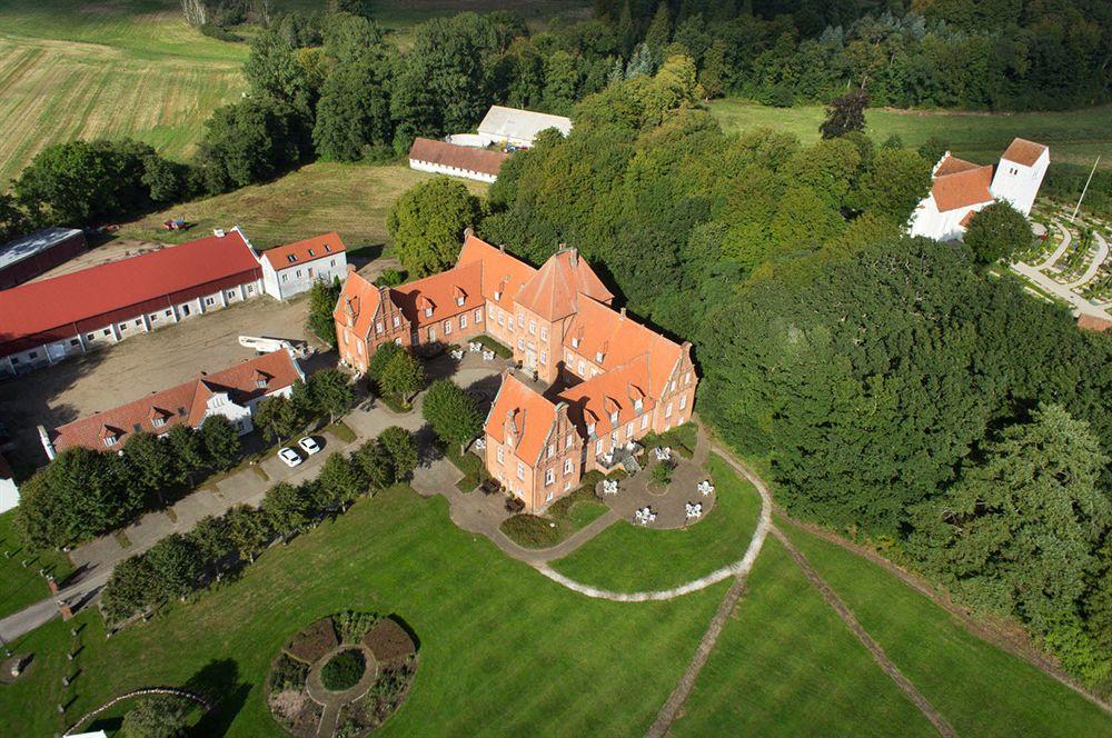 Sophiendal Manor Hotel Låsby Exterior photo