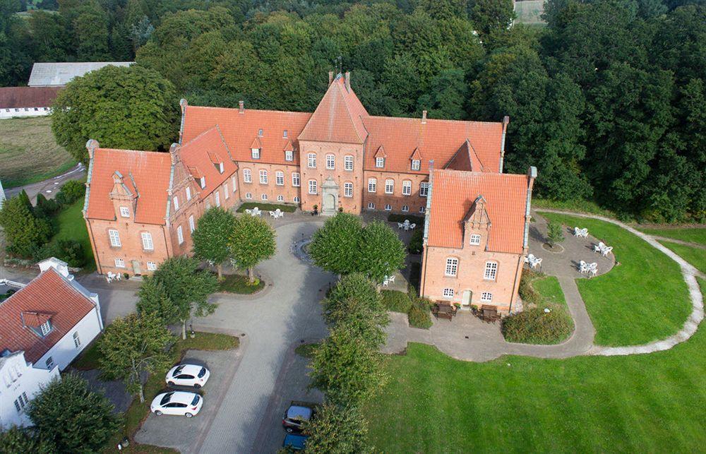 Sophiendal Manor Hotel Låsby Exterior photo